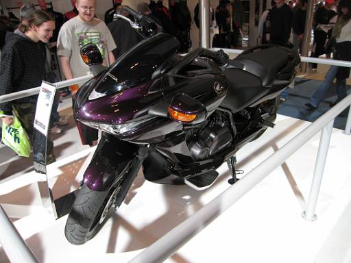14_34-1.jpg - Honda concept scooter cum bike thing